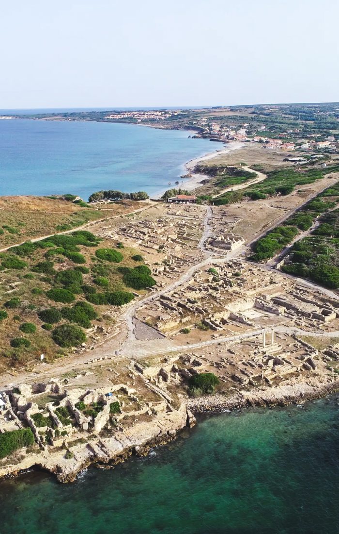 Tharros, sito archeologico situato a pochi chilometri dalla struttura dell'affittacamere La Casetta.